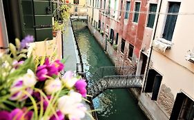 Charming Canal View San Marco Apartment